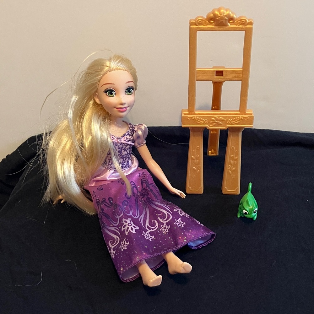 🐹2/$12 Rapunzel Doll
